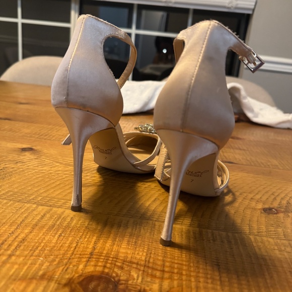 Badgley Mischka Heels - Picture 2 of 4